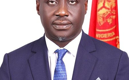 Senator Jarigbe defects to the APC promise to align with the ruling party to continue delivering effective representation