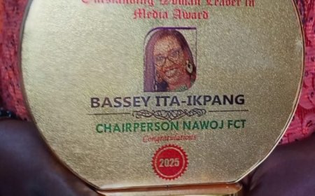 NAWOJ FCT Chairperson ,Bassey Ita Ikpang, Receives Outstanding Woman Leader in Media Award