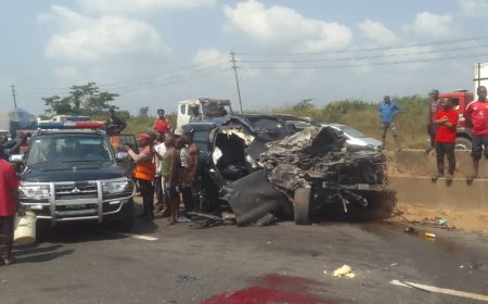 FRSC Operatives Rescue Anthony Joshua as Two Die in Fatal Ogun Crash