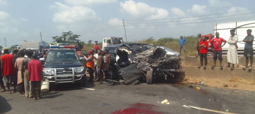 FRSC Operatives Rescue Anthony Joshua as Two Die in Fatal Ogun Crash